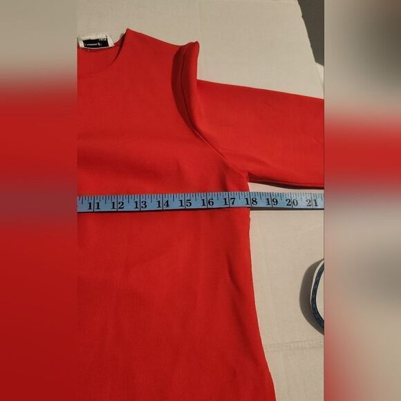 Babaton Aritzia Orange Reddish Top Size Medium - Picture 5 of 9